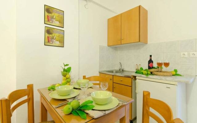 Aglaia Apartments & Studios