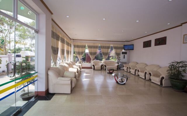 Shwe Poe Eain Hotel 1