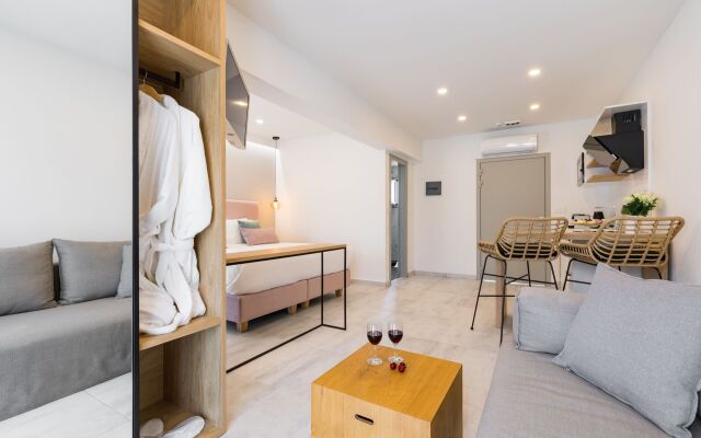 V Luxury Suites