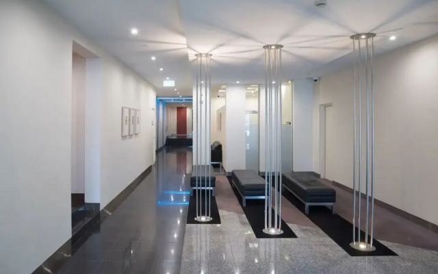 Stylish 3 Bedroom Melbourne Apartment