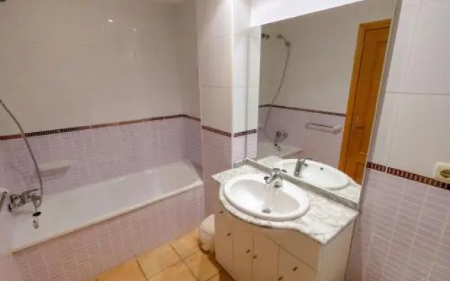 Golf Panoramica apartamento con piscinas , pistas de padel y tenis