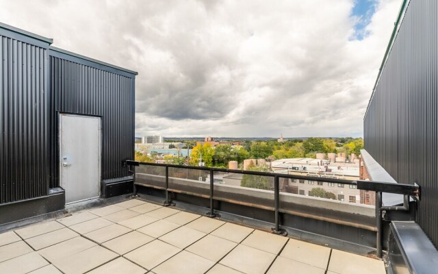 GLOBALSTAY. Dundurn LOFTS. Free parking