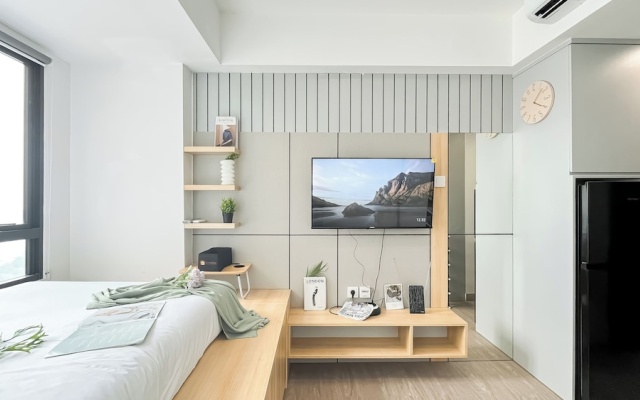 Restful And Modern Studio At Collins Boulevard Apartment – Guest Rooms – Tangerang