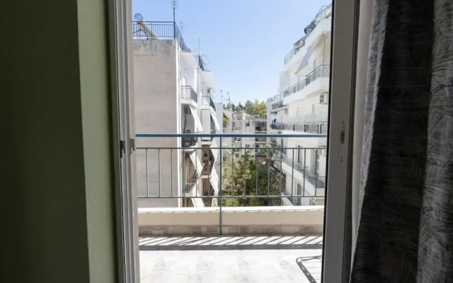Petralona Dazzling top Floor 2BD AP