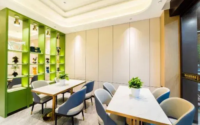 Sunshine Romantic Hotel