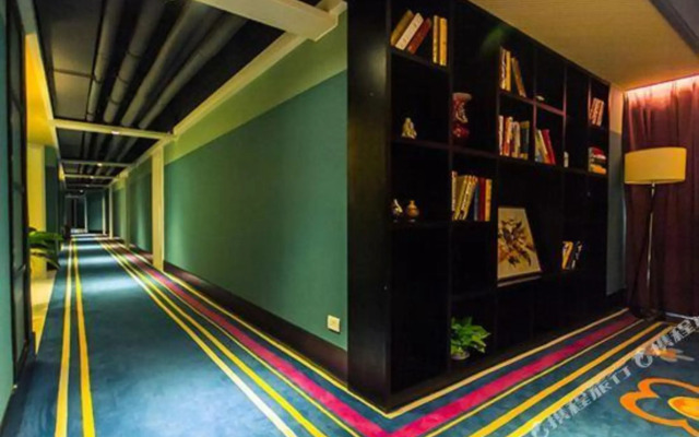 Lanshan Yunman Hotel (Zhengzhou Erqi Wanda Plaza South Passenger Transport Terminal Branch)