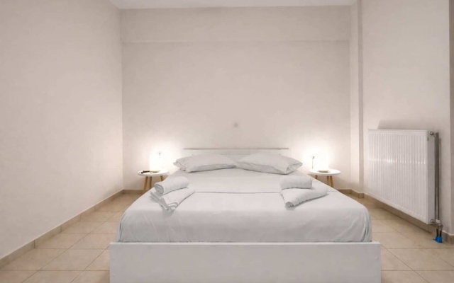 Messinian Aura-beachfront Escape in Mikra Mantinia