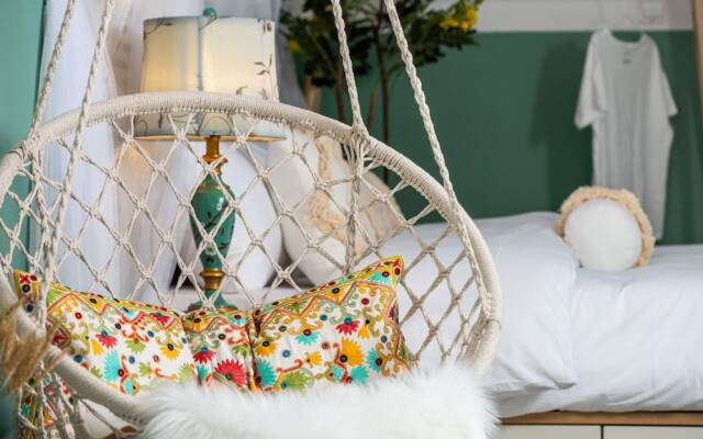 Shanghai Art Inn Vermeer