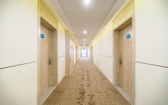 Hanting Hotel Shanghai Phoenix Town Changxing Island