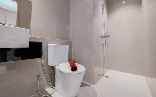 Comfy And Minimalist Studio At Embarcadero Bintaro Apartment