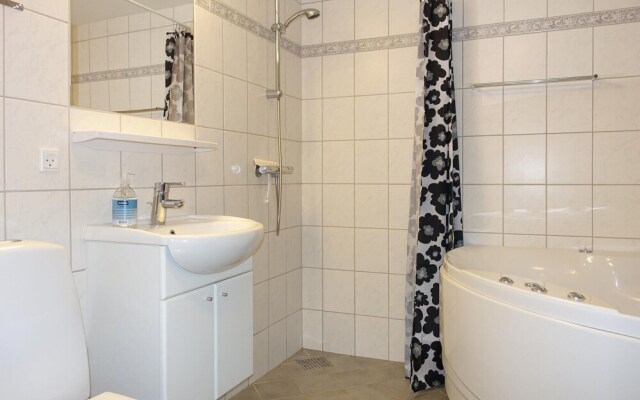 Nice Apartment in Allinge With 1 Bedrooms and Wifi