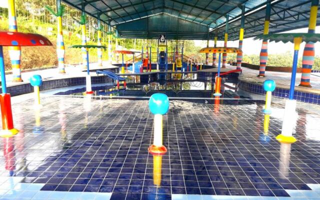 Royal Caravan Hotel Trawas