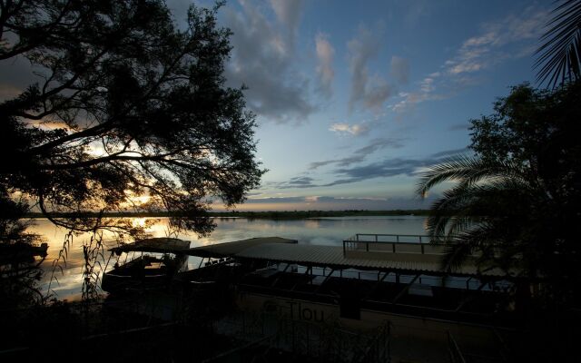 Cresta Mowana Safari Resort & Spa