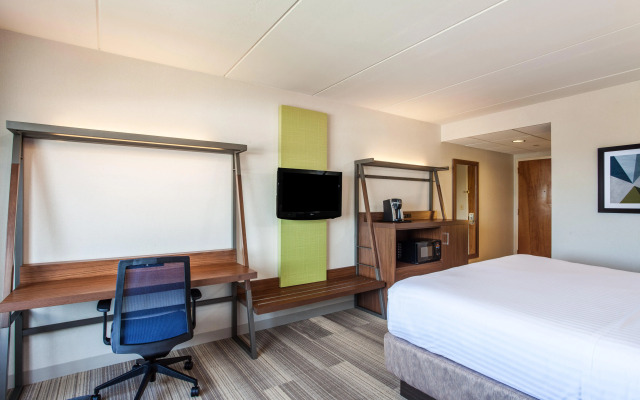 Holiday Inn Express Hauppauge by IHG