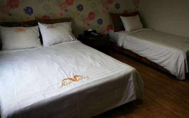 High Valley Hotel
