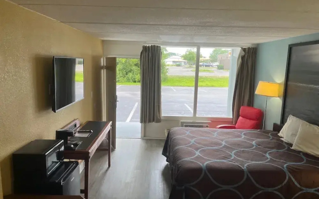 Super 8 Kingsland