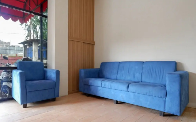 Gossip Guesthouse by Reddoorz