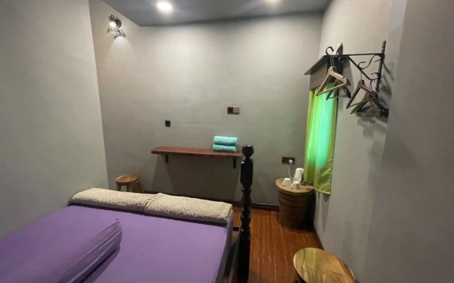 OYO 90368 Jono's Place Guesthouse