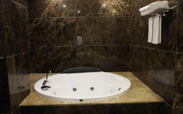 Kumho Hotel