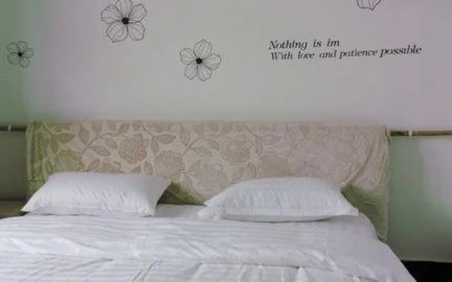 West of Quaint City Youth Hostel