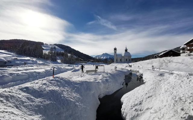 The Seefeld Retreat - Central Family Friendly Apartments - Mountain Views