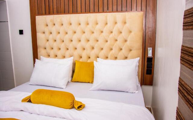 NIFEWAT APARTMENT,Bris suite 1bedroom apartment gym, Netflix,WiFi