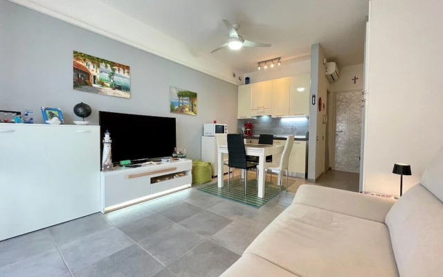 Bright Apartment by the Beach With a Lovely Balcony