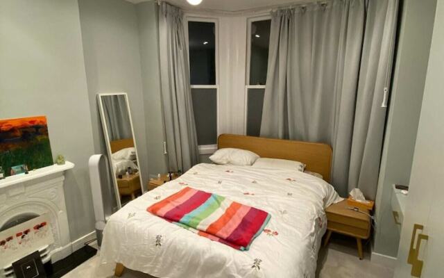 Gorgeous 2BD Flat - 5 Mins to Clapham Junction!