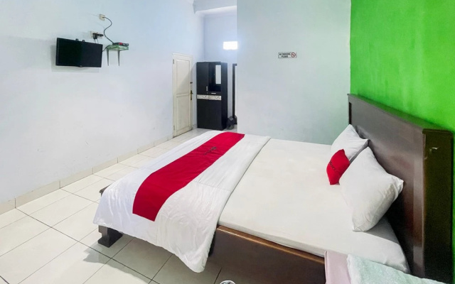 RedDoorz Seven 71 One – Guest Rooms – Manna