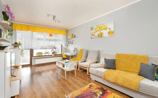 Wojskowa Apartment by Renters