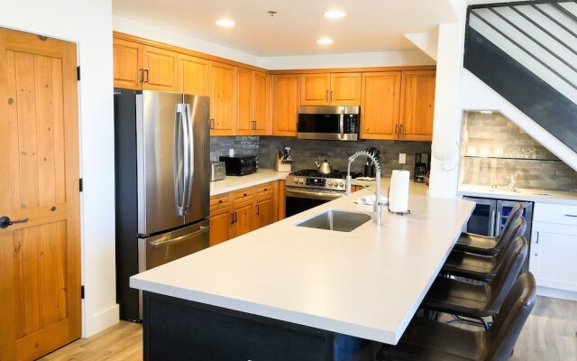 Bear Creek Lodge 407 4 Bedroom Condo by Alpine Lodging Telluride