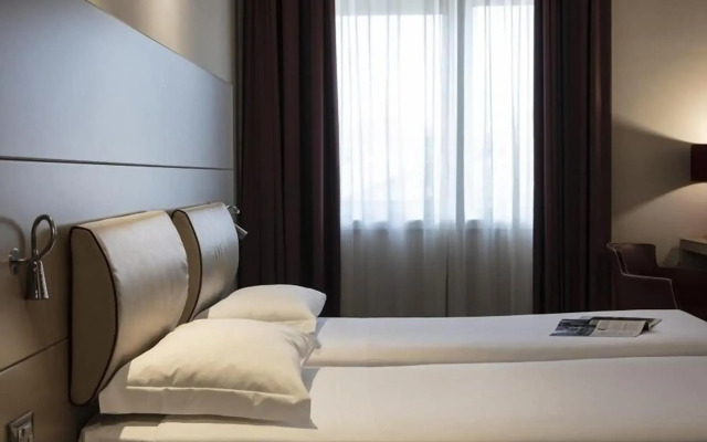 Smart Hotel Holiday