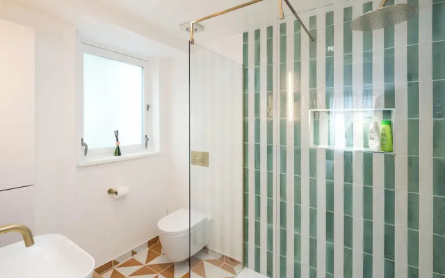 2Bed 2Bath Stunning Shoreditch Apartment