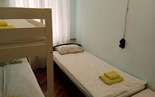 Old Flat na Nevskom Hostel