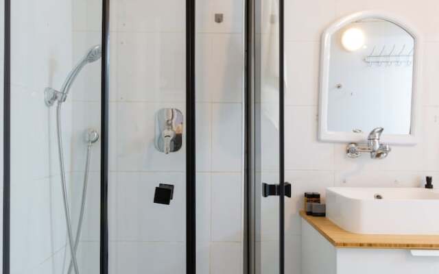 Stunning Chic 2 BR Ibn Gvirol St