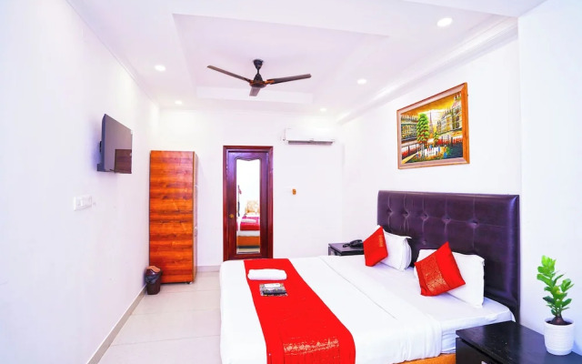 Hotel Moon Taj Near Yashobhoomi