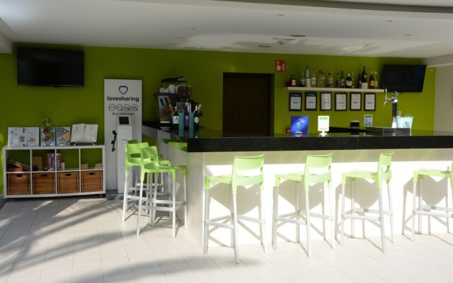 R2 Romantic Fantasia Dreams & Suites Hotel