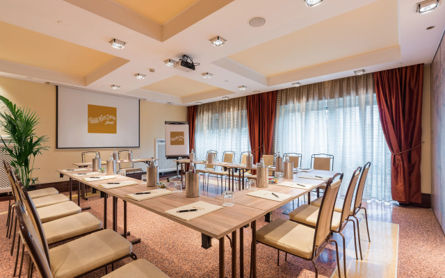 Continental Genova Hotel