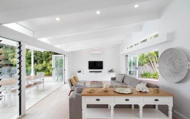 9 Cooran Court