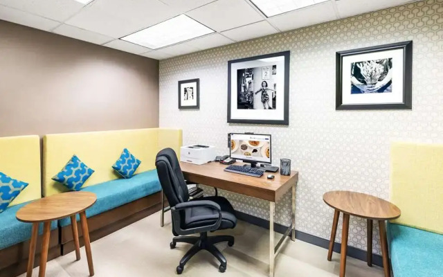 Hampton Inn & Suites Tulsa-Woodland Hills 71st-Memorial