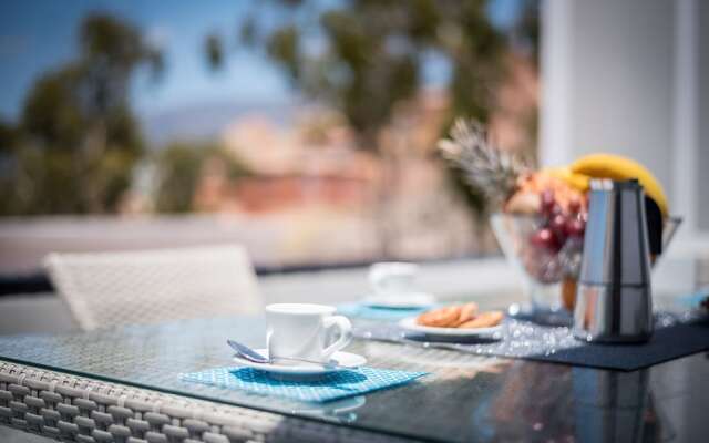 C104A Brand New Apartment, Big Terrace, Pool