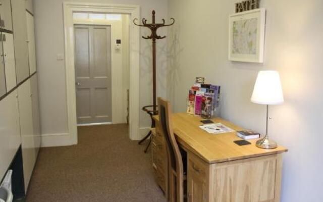 Bath Roof Terrace Apartment, City Centre, Sleeps 8
