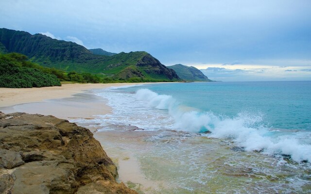 Makaha Valley Towers