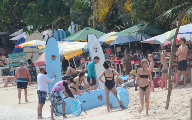 Riko surf House Hiri