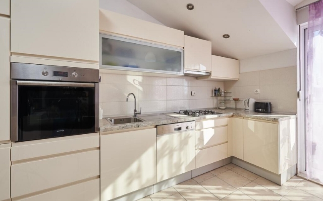 Apartment Sina - modern and comfortable: A1 Trogir, Riviera Trogir