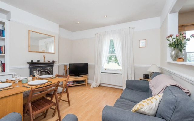 Traditional Richmond Home by Twickenham Green
