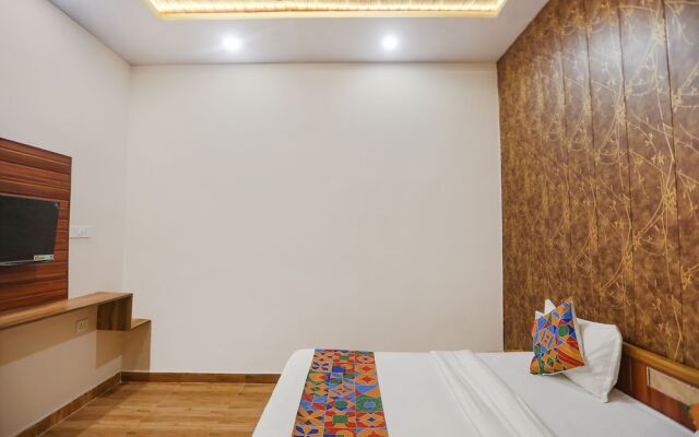 Fabhotel Moon Gaze Inn