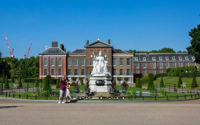 St Stephen's Gardens Viii by Onefinestay