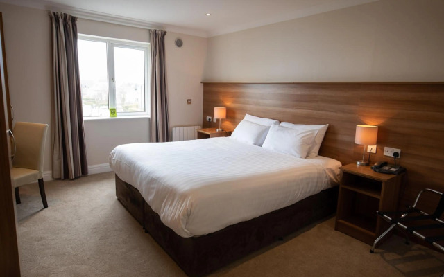 Riverside Hotel