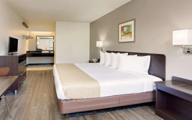 Travelodge College Park